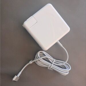 85W Mac Book Pro charger
